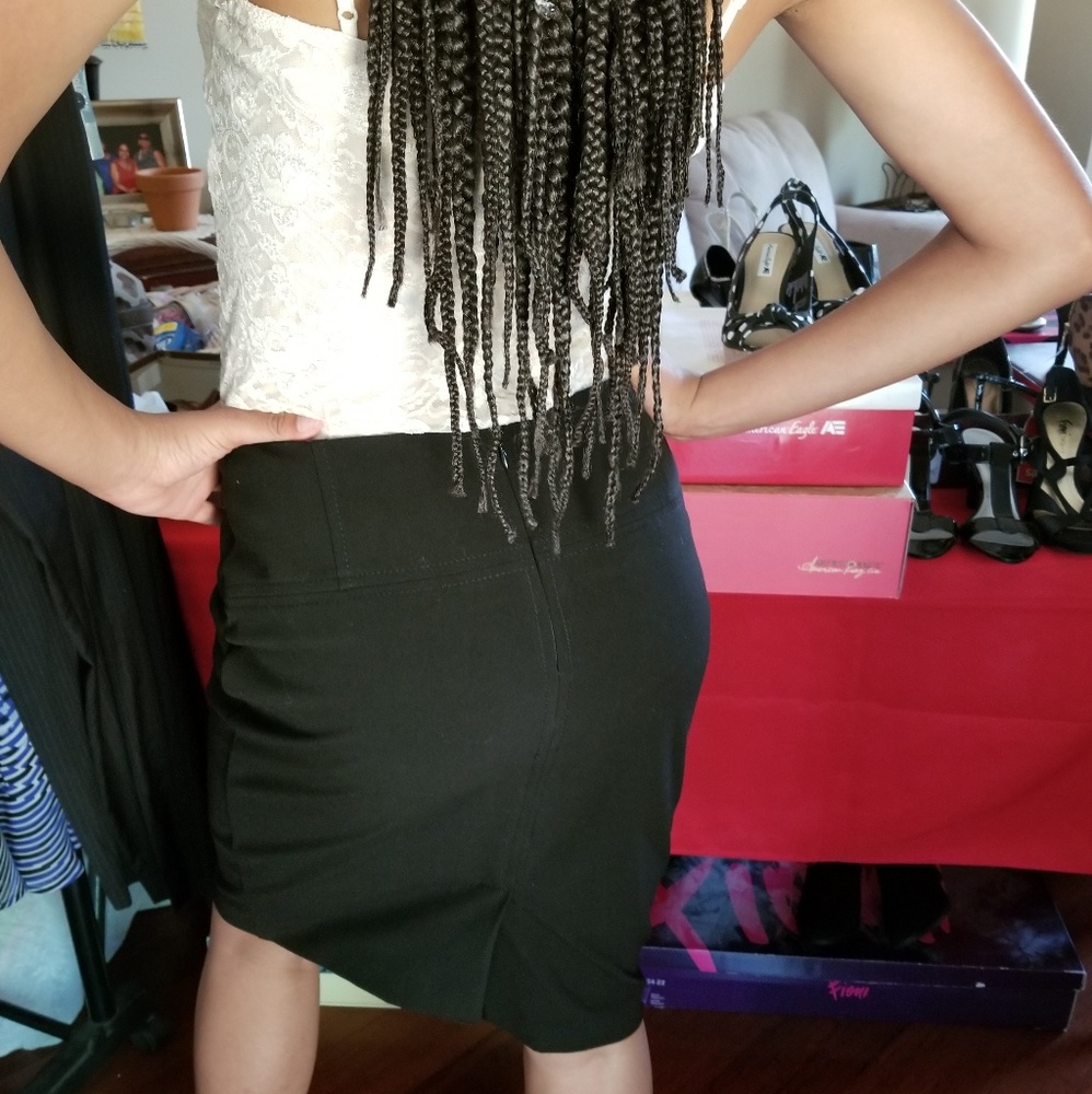 Skirt - Picture 2 of 3